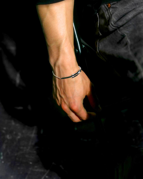 Inverted Spear of Heaven Promise Cuff